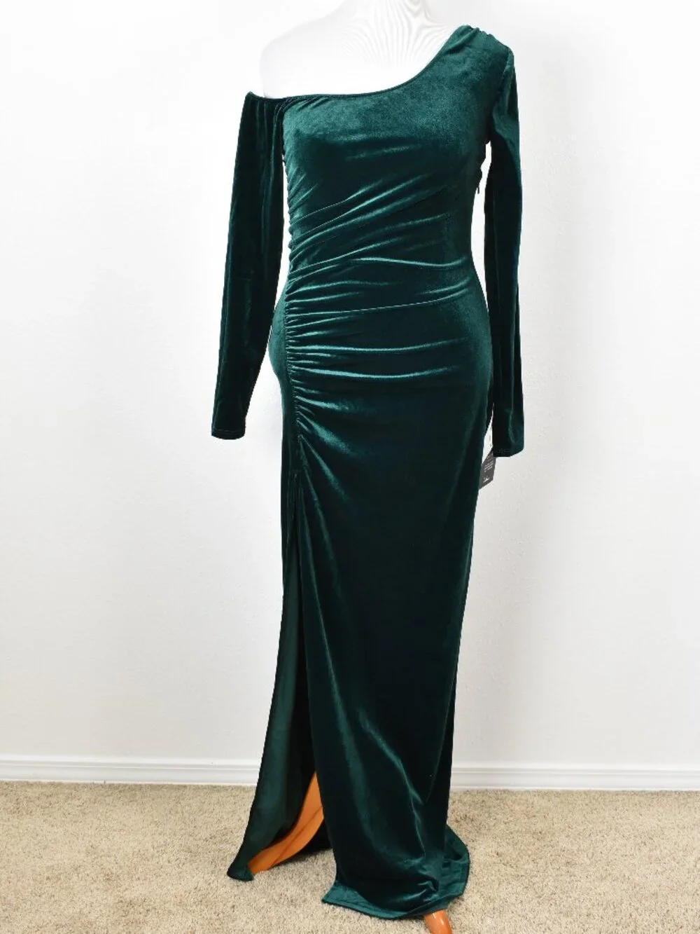 Lulu's Notorious Icon Emerald Green Velvet Asymmetrical Maxi Dress NEW - L - Picture 3 of 10